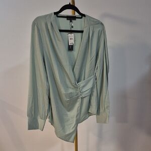 Elegant Women's Green Blouse